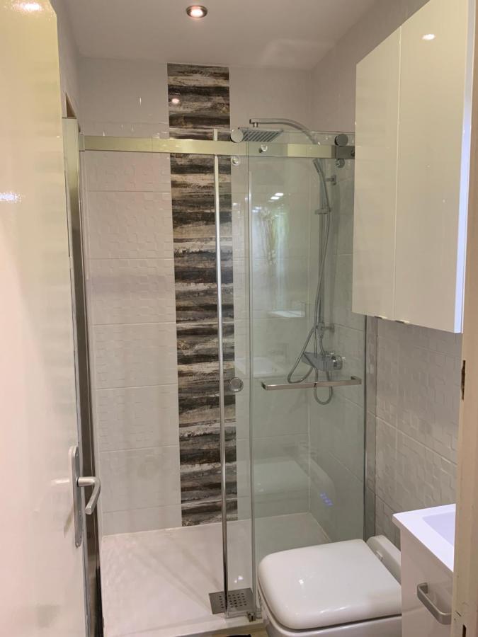 Rdc 1 - Chambre Meublee Au Coeur Du Centre Ville De Montlucon Bagian luar foto